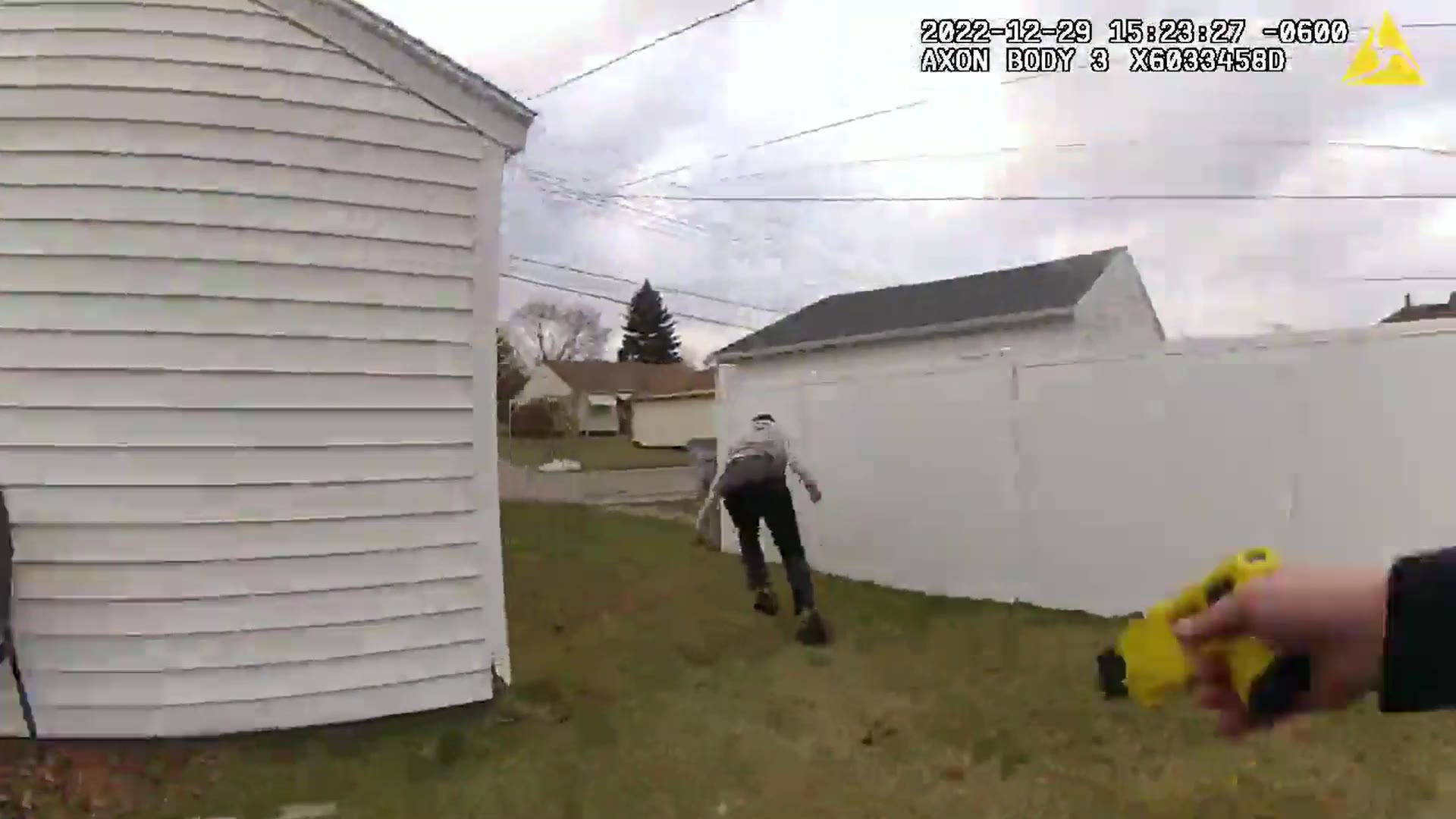 Body camera video of Wauwatosa officer's foot pursuit after high-speed chase